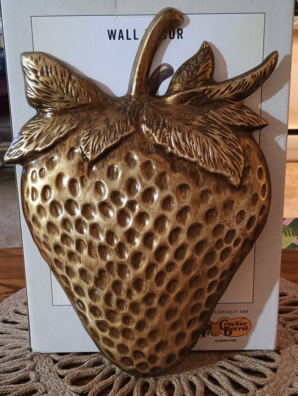 Cracker Barrel Exclusive Lg Gold Strawberry Sculptured Iron Wall Decor Sign NIB